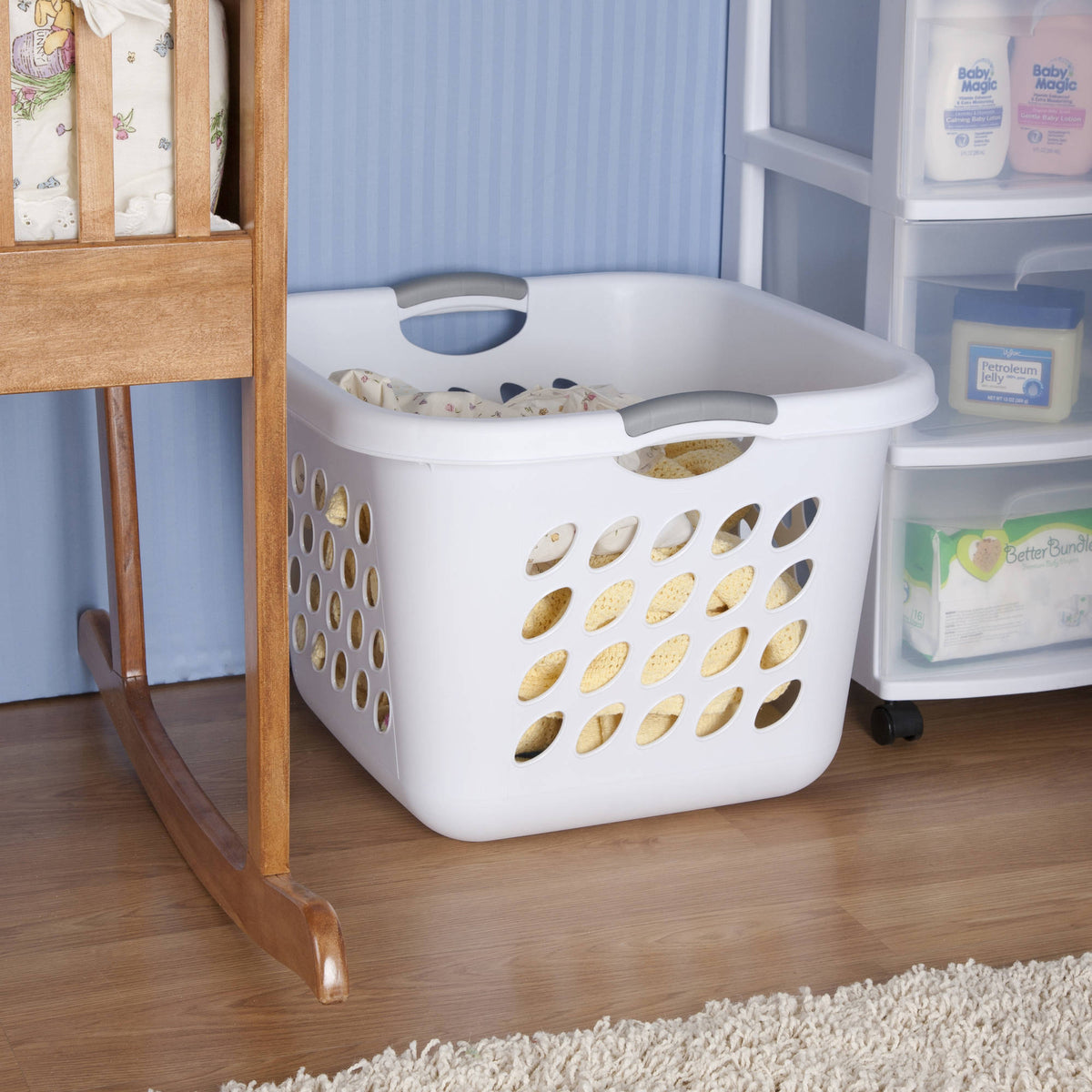 Sterilite 12178006 Ultra Square Laundry Basket, White, 1.5 Bushel, 19"