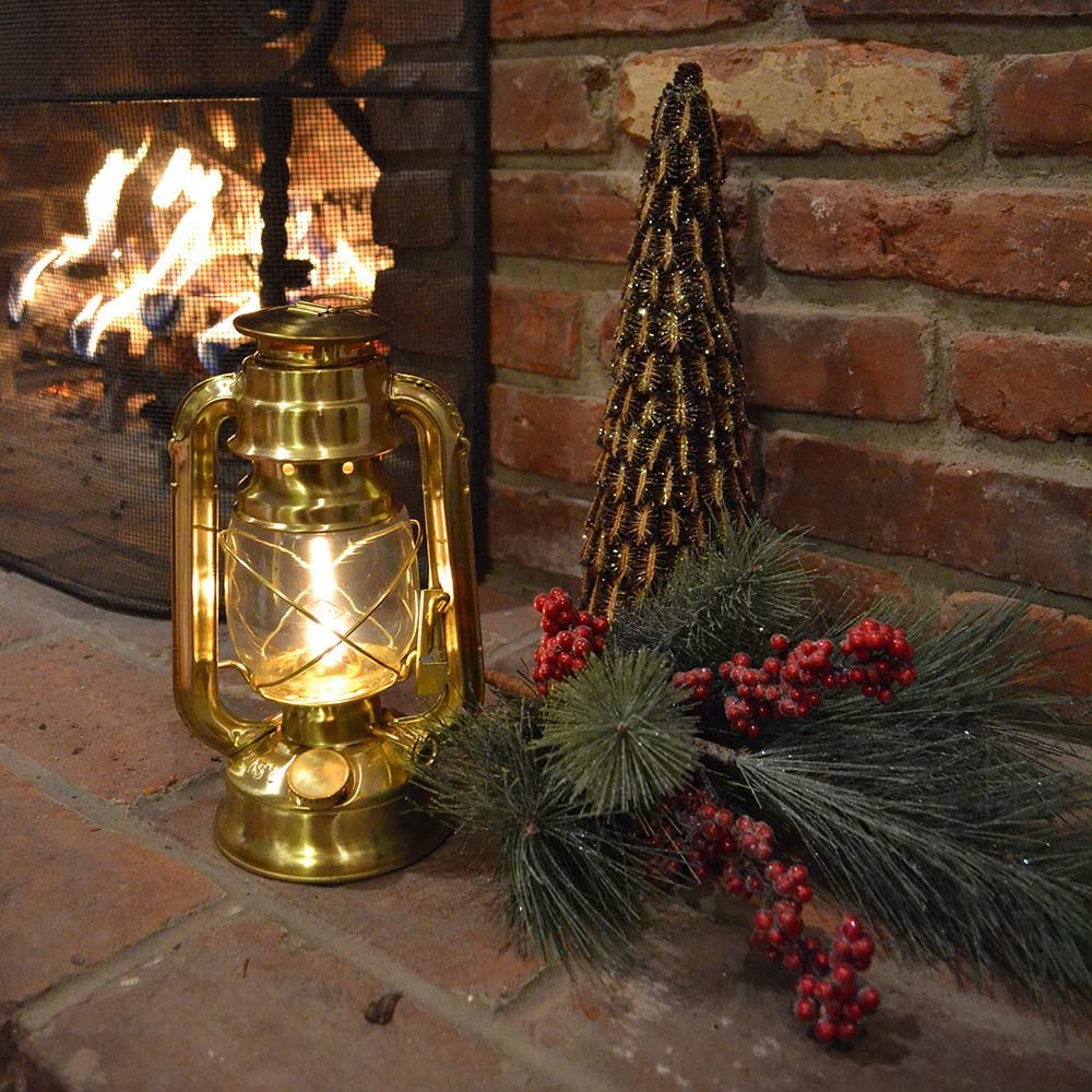 21St Century 610-76114 V&O Centennial Oil Lantern, Brass, 8 Oz Capacity