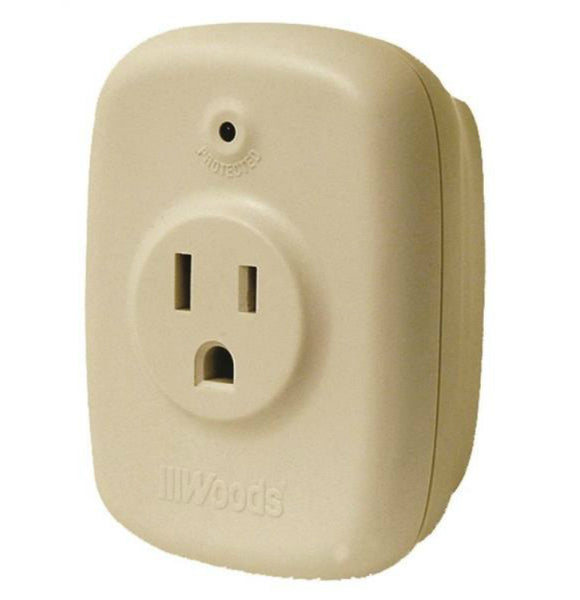 Woods 546508 2-Way Surge Protector with 1-Outlet, White, 810 Joules