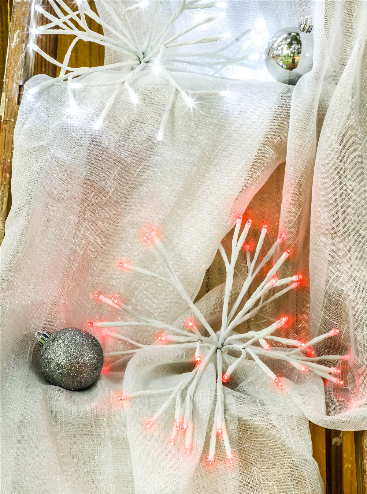 Holiday Bright LED3D10STLCLRD LED 3D Starlight Cluster with 48 Red Lights, 10"