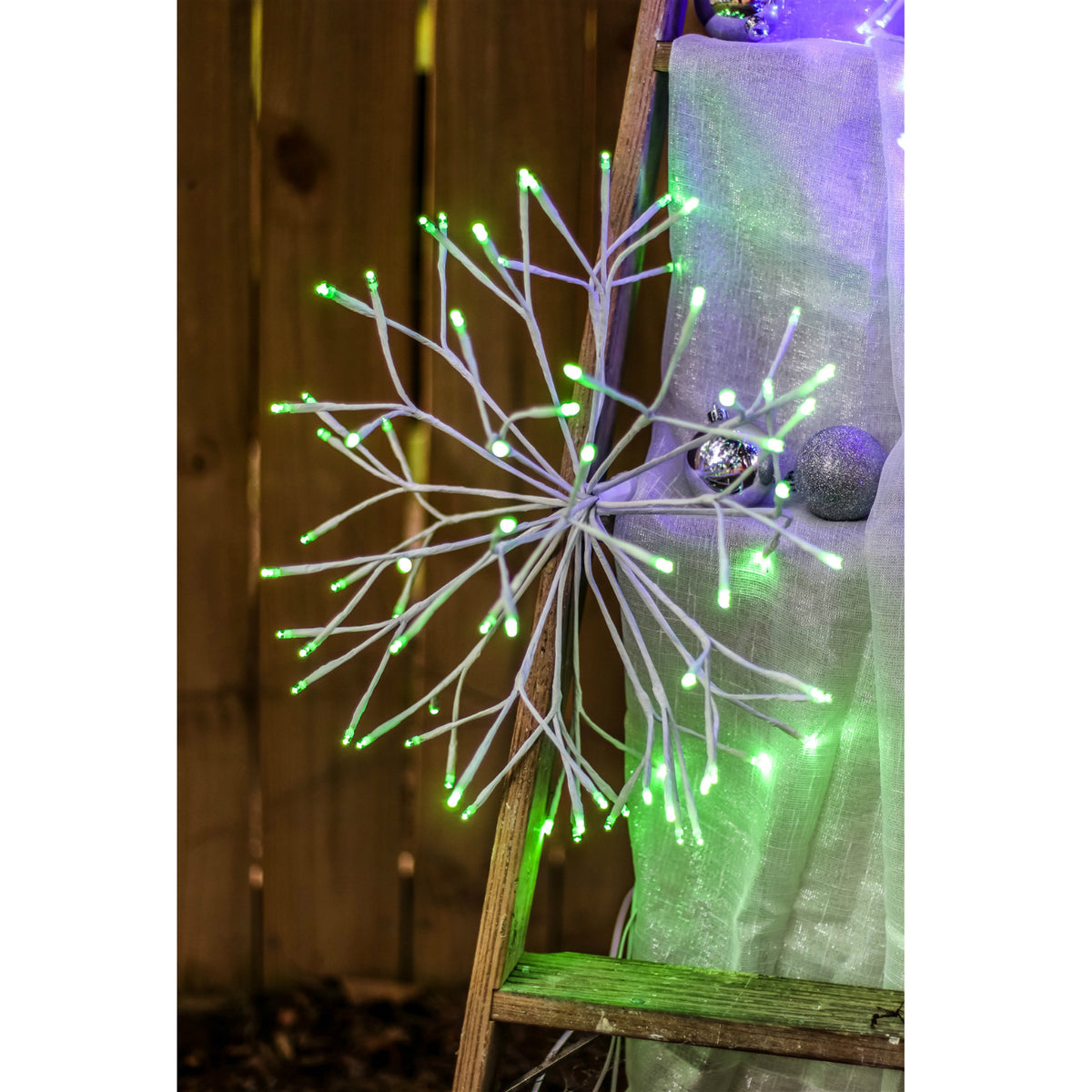 Holiday Bright LED3D16STLCLGR LED 3D Starlight Cluster with 72 Green Lights, 16"