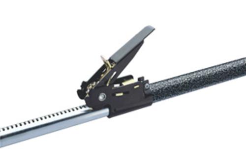 Reese 19702 Ratcheting Cargo Bar 40"-70", Silver/Black